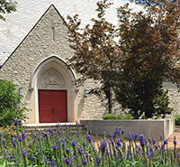 Neu Chapel and flowers