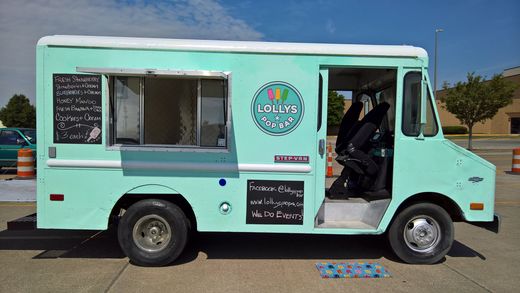 A photo of the Lollys Pops truck